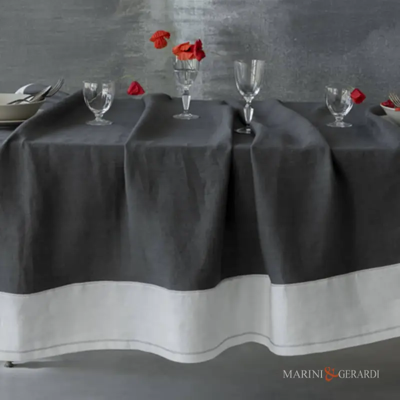 Tovaglie di lino moderne con tovaglioli