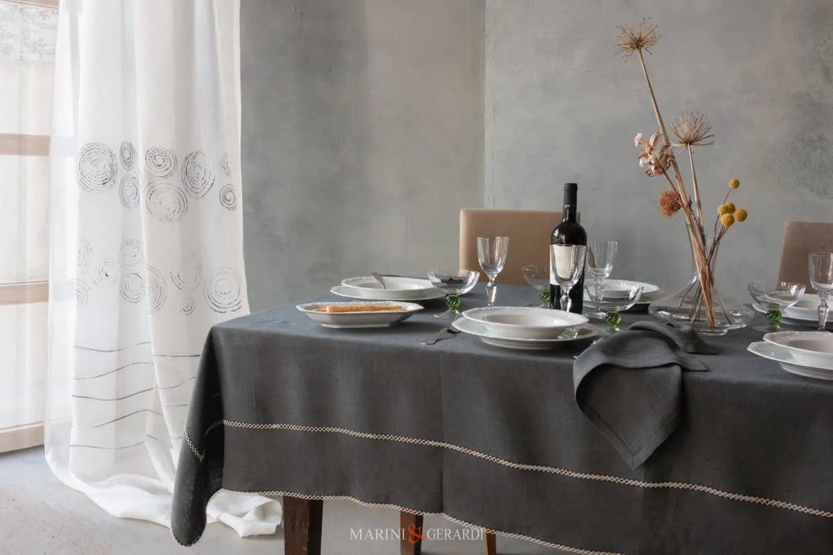 tovaglia elegante moderna in lino grigio antracite