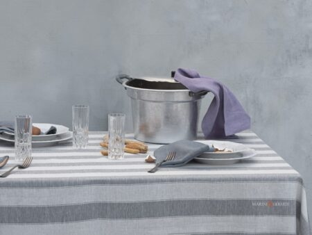 Tovaglie da tavola eleganti in lino grigio rigato