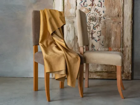 Velluto tessuto giallo ocra per tappezzeria arredo