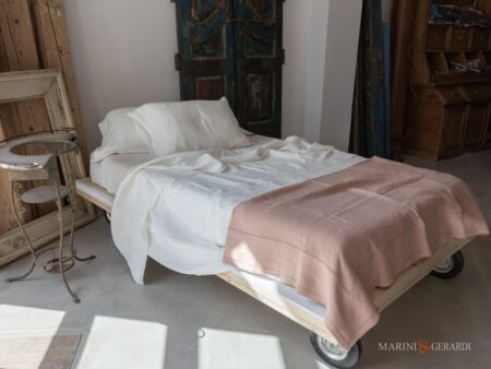 Letto piazza e mezza su ruote arredo salva spazio