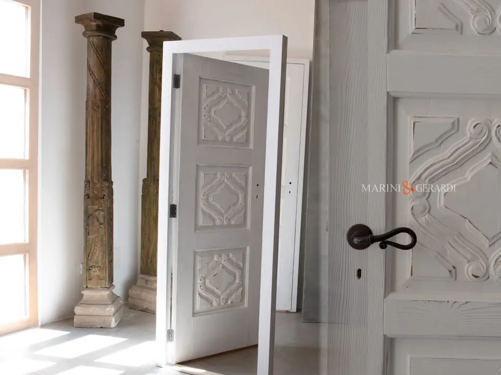Porte interni su misura in legno scolpite