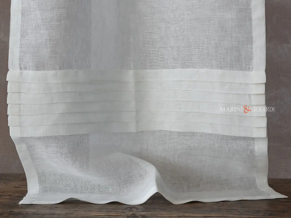 Tende plissettate a vetro in lino bianco