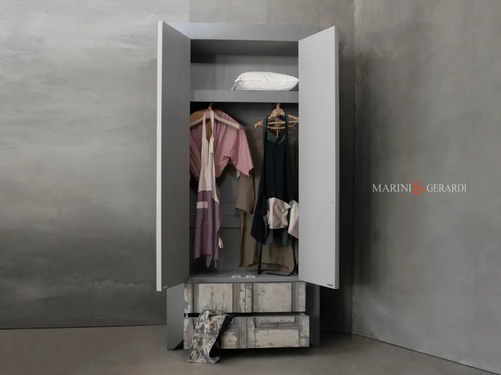 Armadiio guardaroba shabby chic con cassetti in legno - Marini e Gerardi