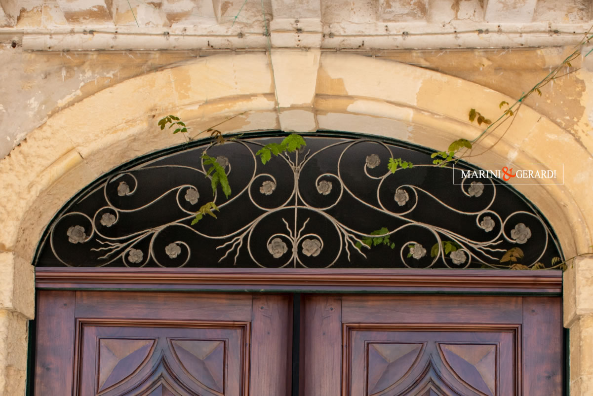 Portone in legno massello da esterno con sferico epoca 800