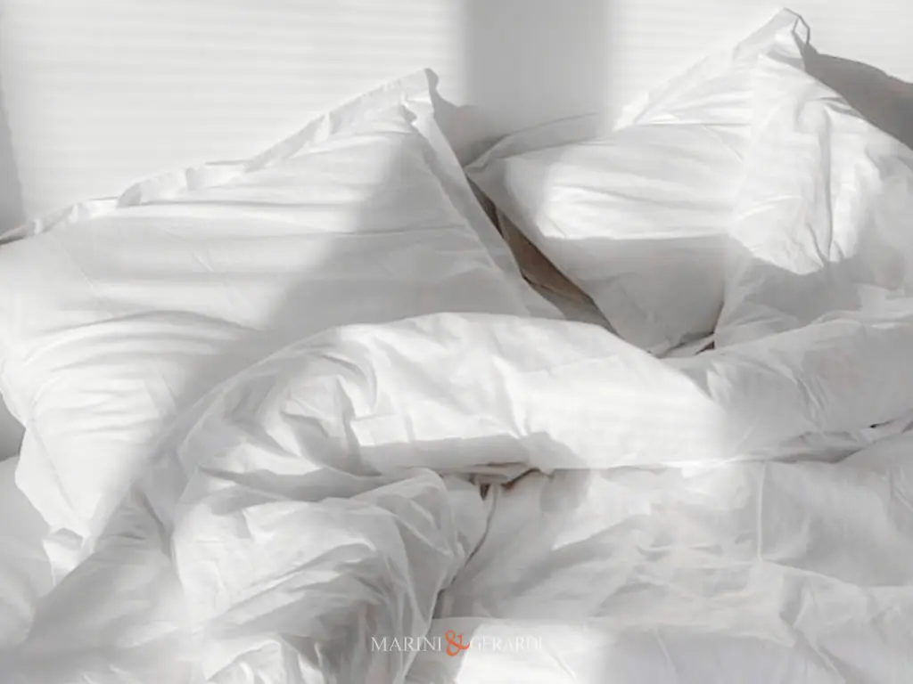 Tessuto per lenzuola in raso di cotone sateen bianco ottico