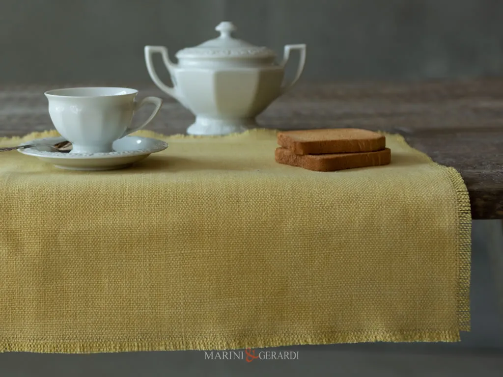 Tovaglietta americana in set gialla più due tovaglioli