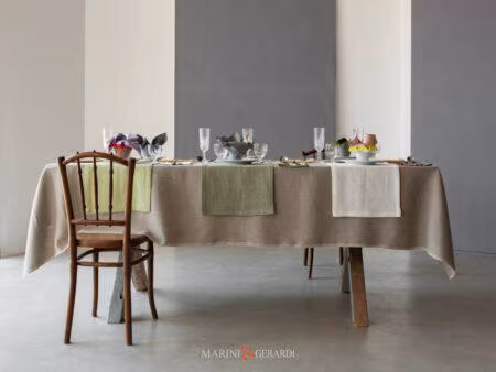 Tovagliato in lino grezzo naturale con tovagliette americane