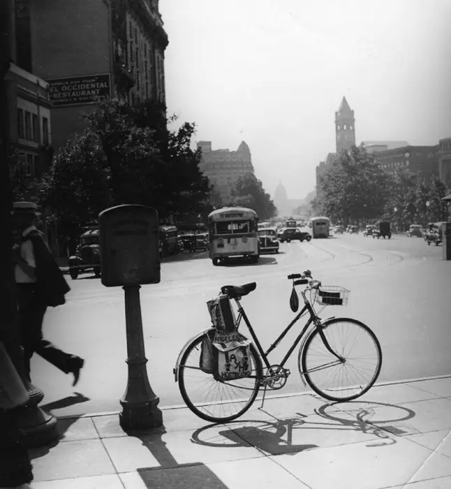 Ruth orkin pennsylvania avenue washington 1939
