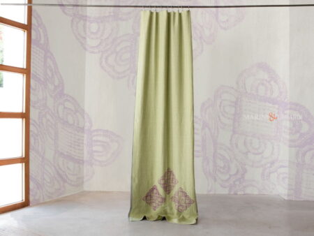 Tende shabby chic in lino pistacchio design viola