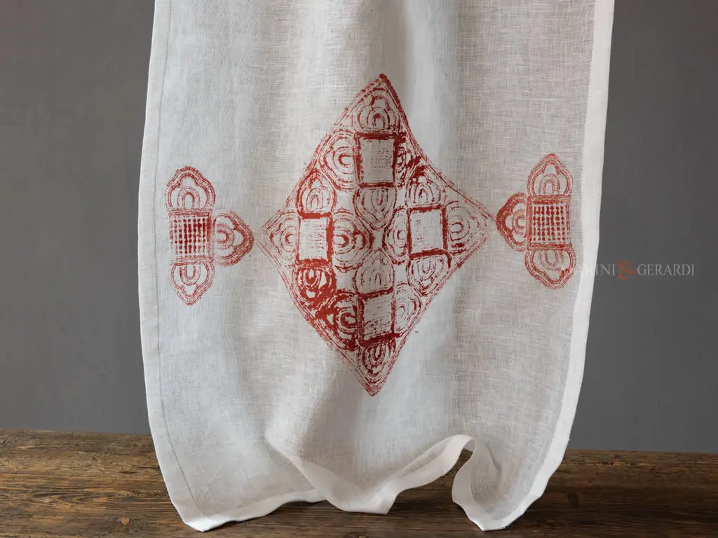 Tendine per finestre piccole design moderno rosso mattone