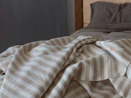 Tessuto per lenzuola in lino a righe strette