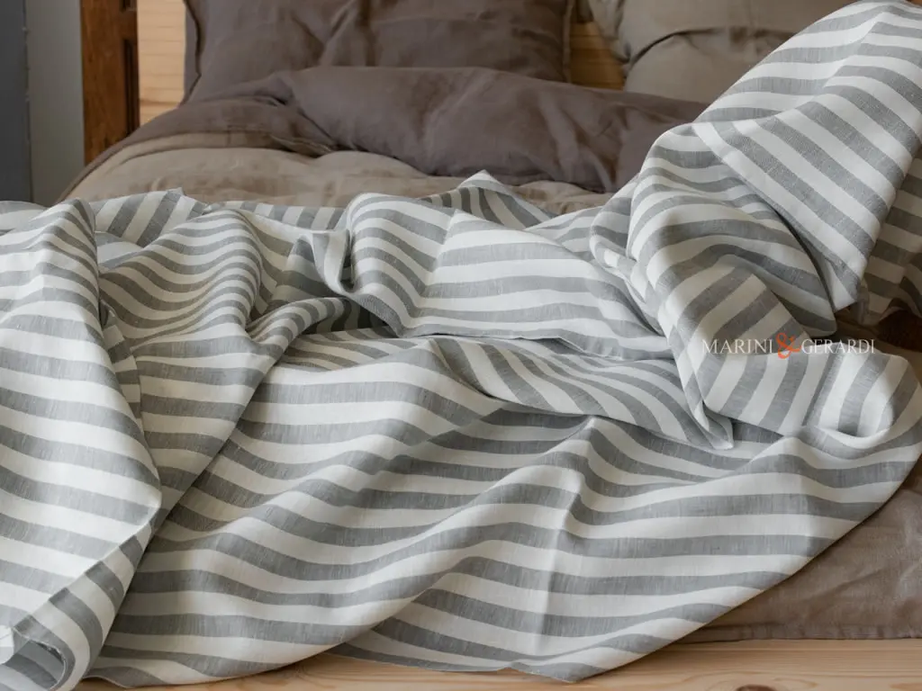 Tessuto per lenzuola lino a righe strette grigio cenere