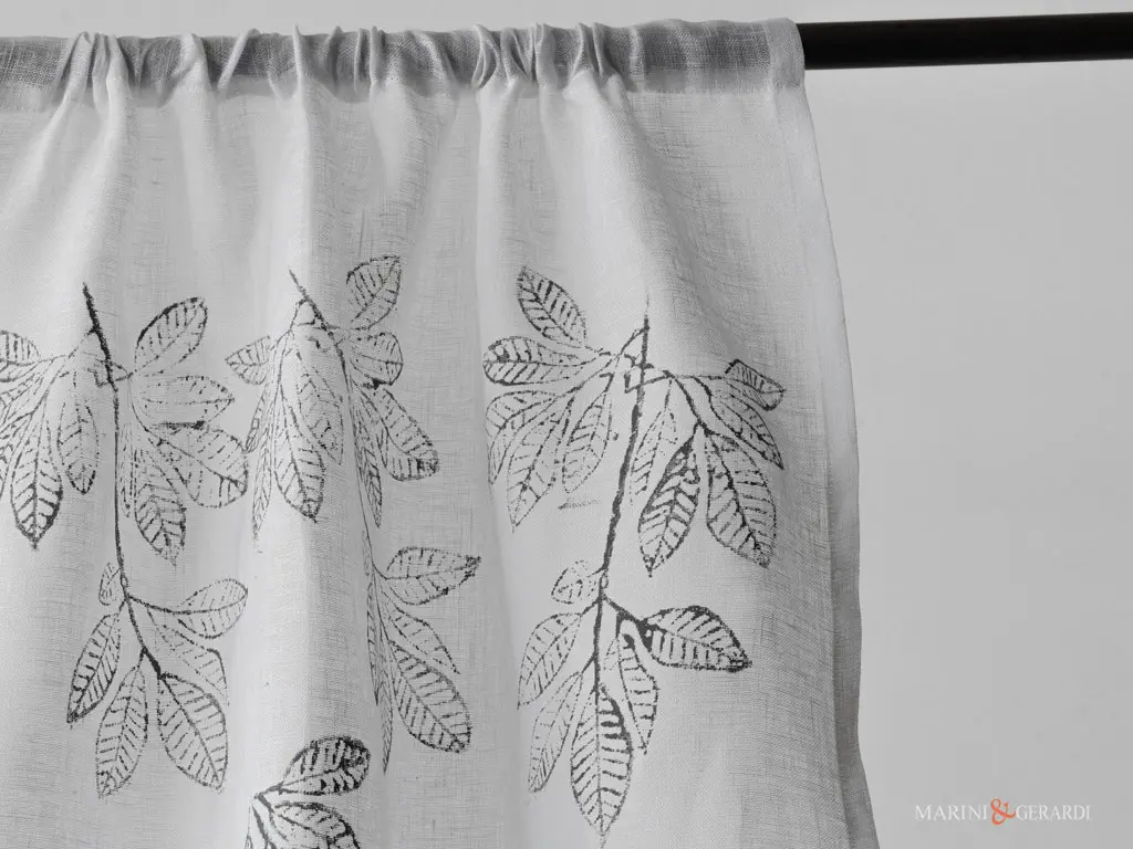 Tendine finestra cucina con foglie