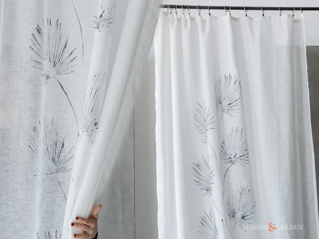 Tende bianche moderne soggiorno elegante design foglie