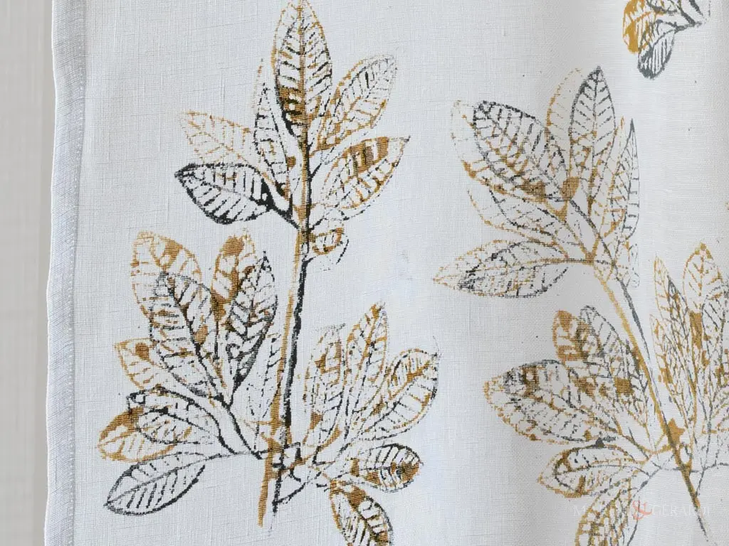 Tendine cucina filtranti design foglie nere gialle