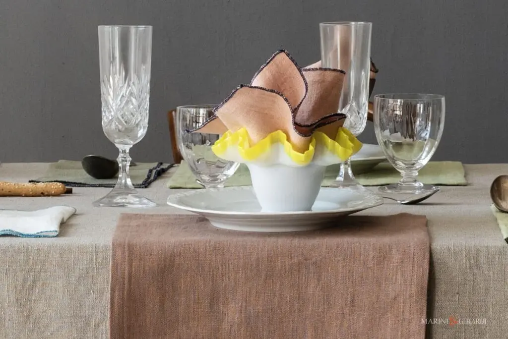 Tovagliato ristoranti con tovaglioli tinta unita su misura