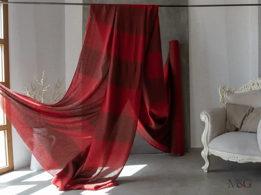 Tende confezionate 300 cm su misura in lino rosso passione