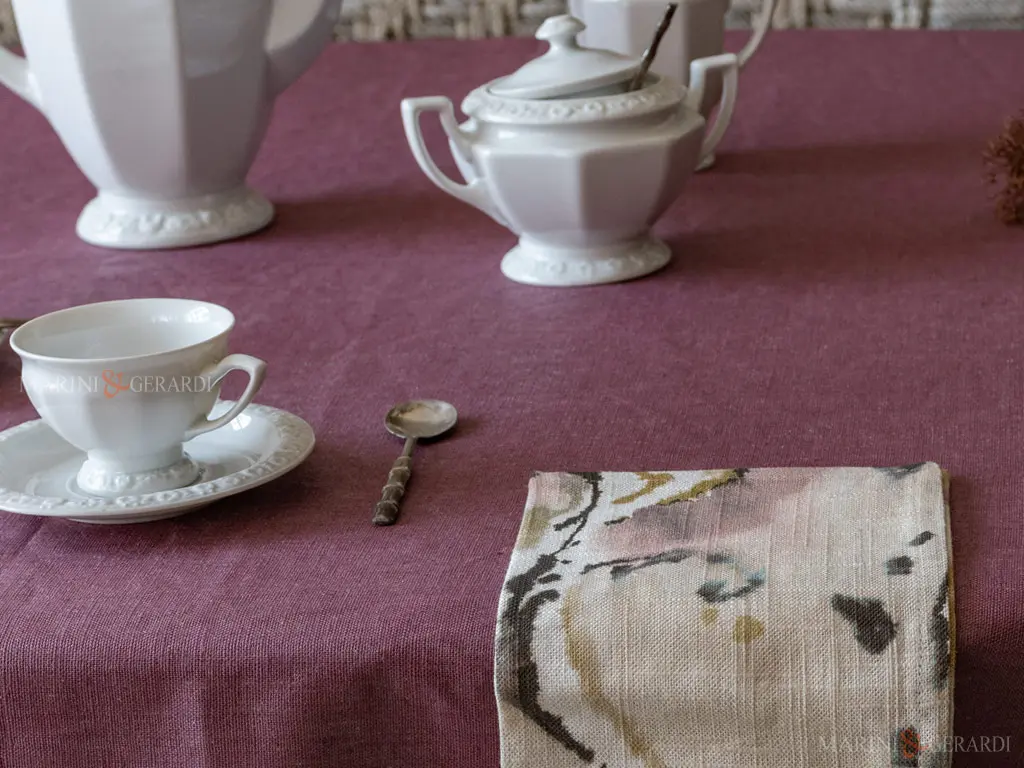 Tovaglia antimacchia in lino arredo tavola