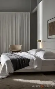 Stanza da letto lenzuola bianche in lino