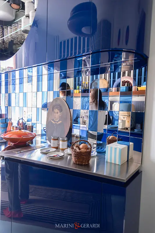 Design week 2025 casa ornella cucina blu ludovica gerardi foto
