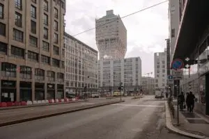 Torre velasca grattacielo milano icona brutalista