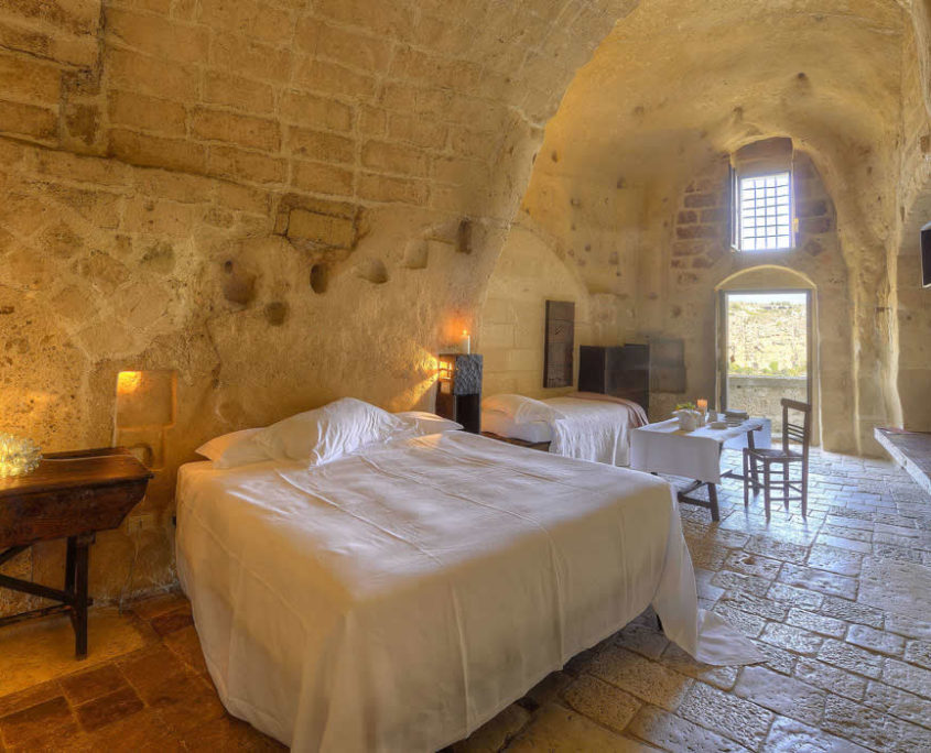 Stanza da letto classica in grotta a matera