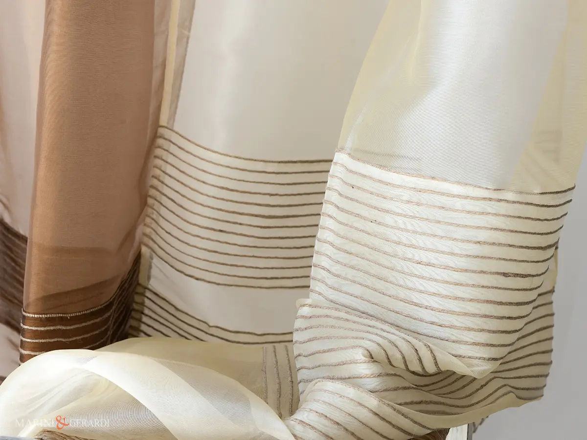 Tende organza moderne in giallo iinserti in corda